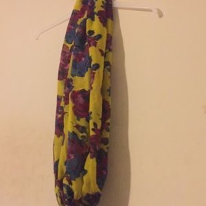 Yellow flowered infinity scarf like new